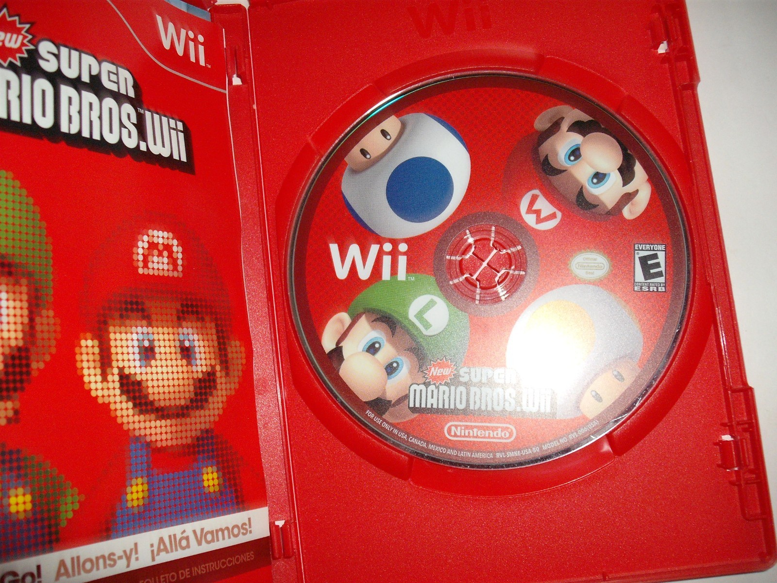 Vintage Nintendo Video Game Super Mario Bros. Wii, Complete, Tested & Working