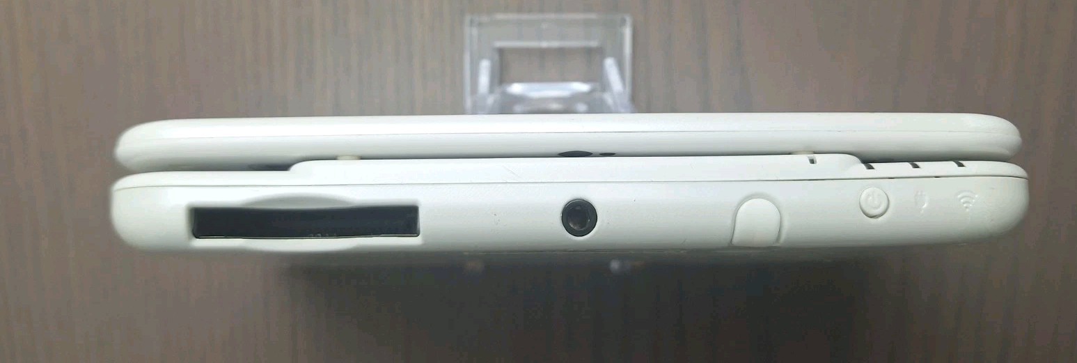 New Nintendo 3DS XL Pearl White | Charger + 32GB SD Card | REGION FREE