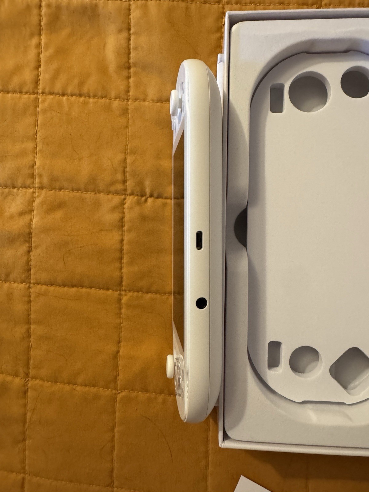 AYN Odin2 Mini Pro White Android Handheld 12+256GB w/ Case CIB – Mint