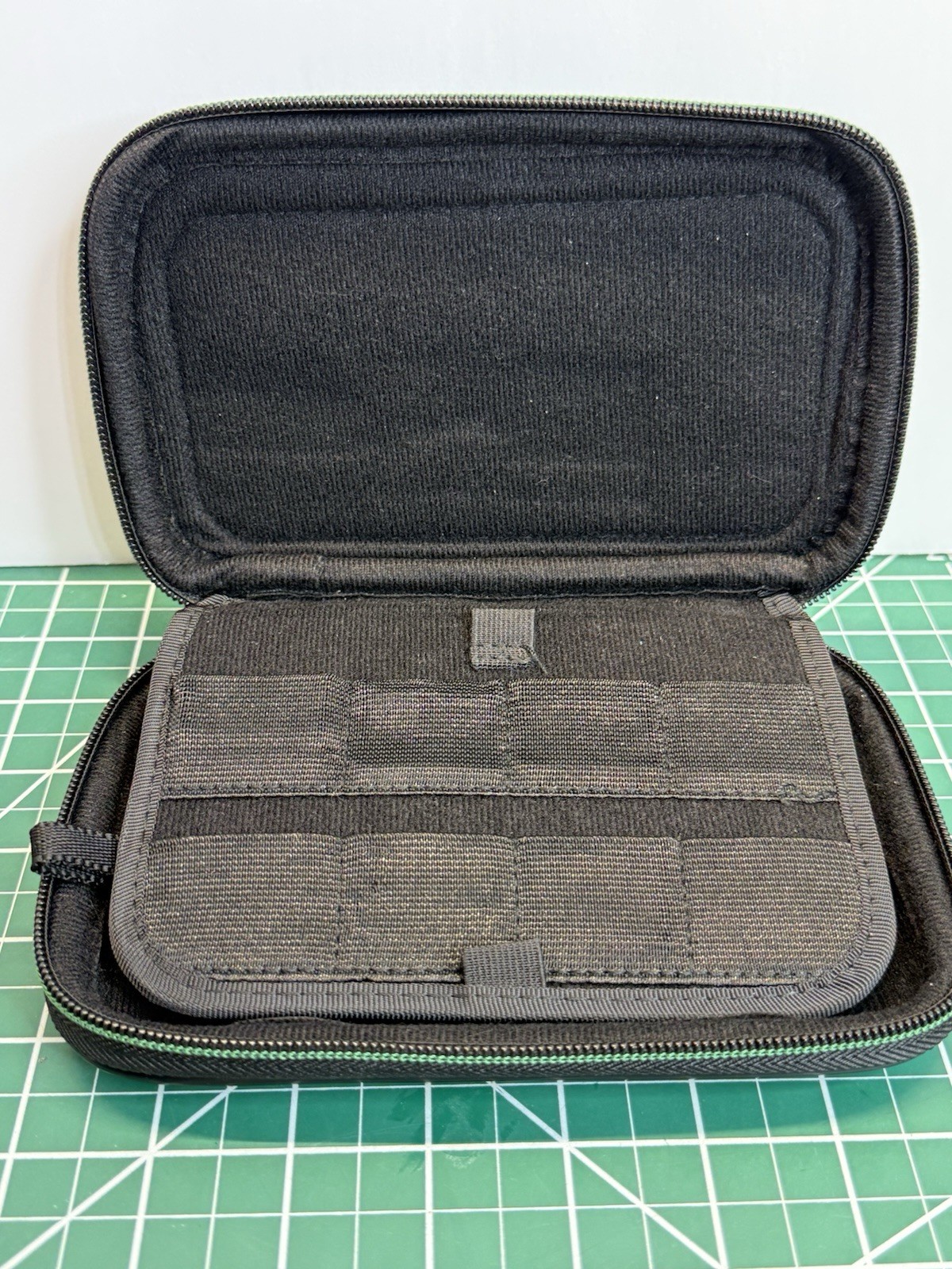 Legend of Zelda 3DS Game Traveler Essentials Pack Green Case RARE Free Shipping