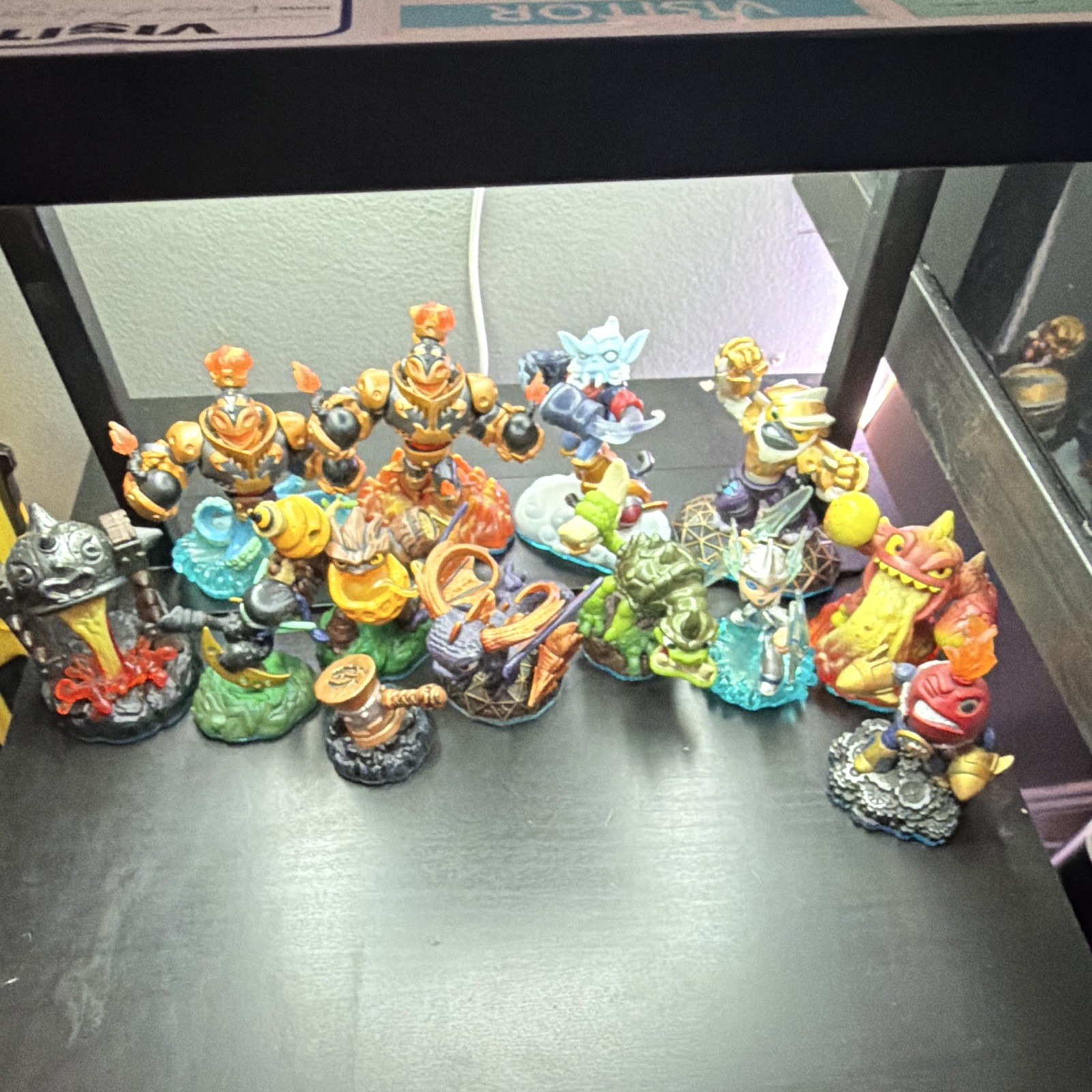 Skylanders swap forceCharacter Figure Lot Assorted Toys-to-Life Figures w/ Bases