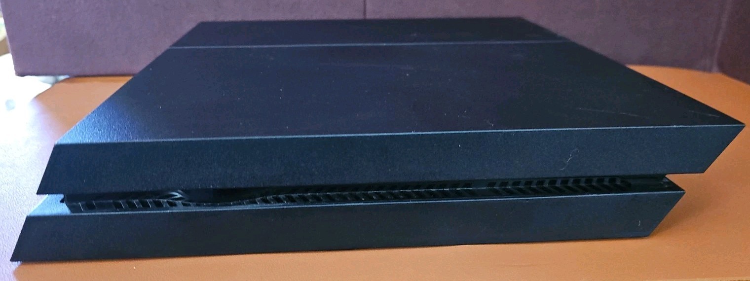 WORKING Sony Playstation 4 500GB PS4 FAT Console 2 Controllers 4 Games CUH-1215A