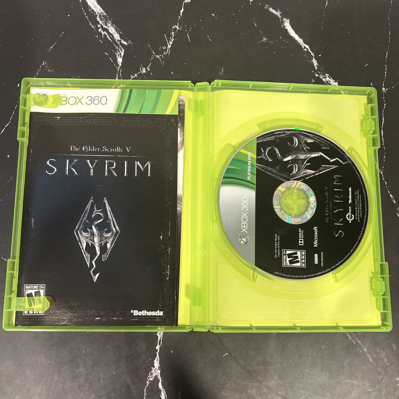 The Elder Scrolls V: Skyrim Xbox 360 2011 Better with Kinect (No Map)