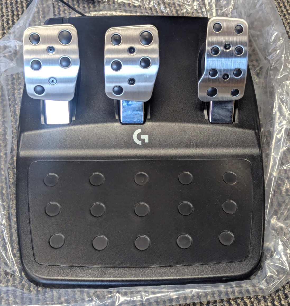 Logitech G923 TRUEFORCE Racing Wheel and Pedals for PS5, PS4 and PC 941-000147