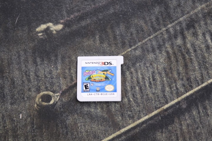 Scooby-Doo & Looney Tunes Cartoon Universe: Adventure (Nintendo 3DS, 2014)