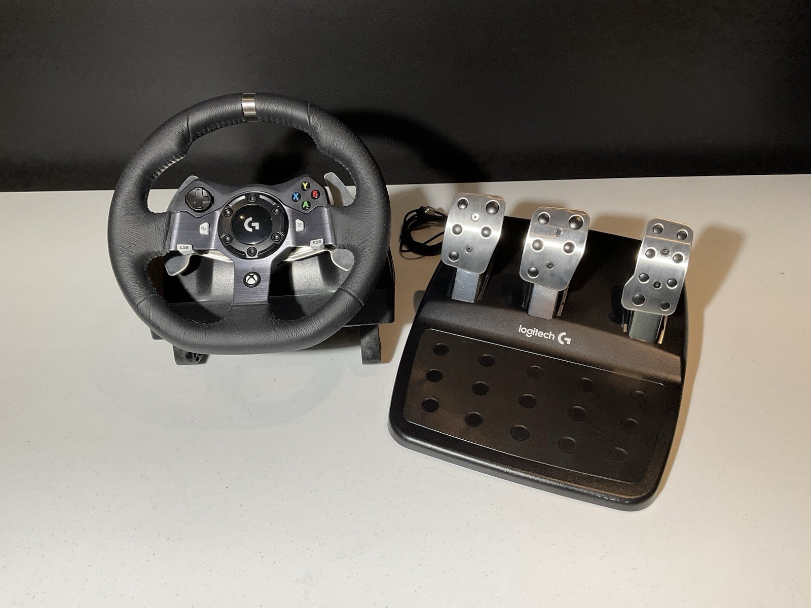 Logitech G G923 USB Steering Wheel + Pedals PC, Xbox – Black Excellent Condition
