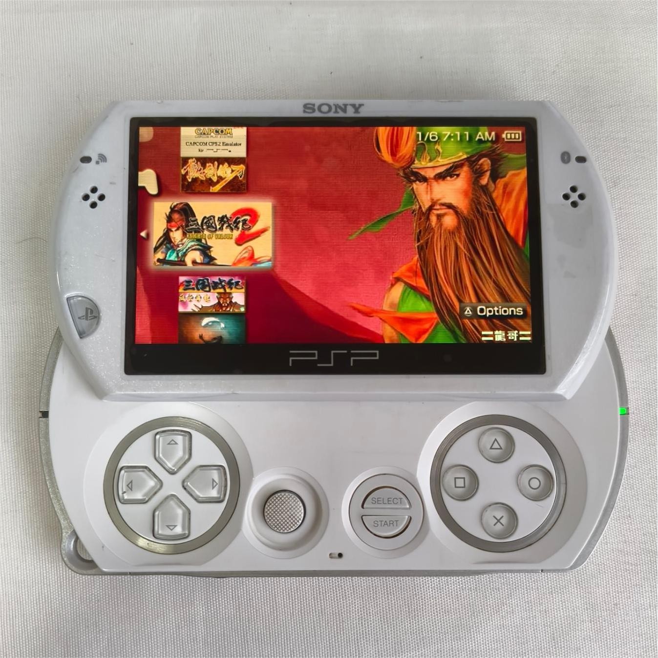 Sony PSP GO console White with Charger PSP-N1004 New screen with protect tested