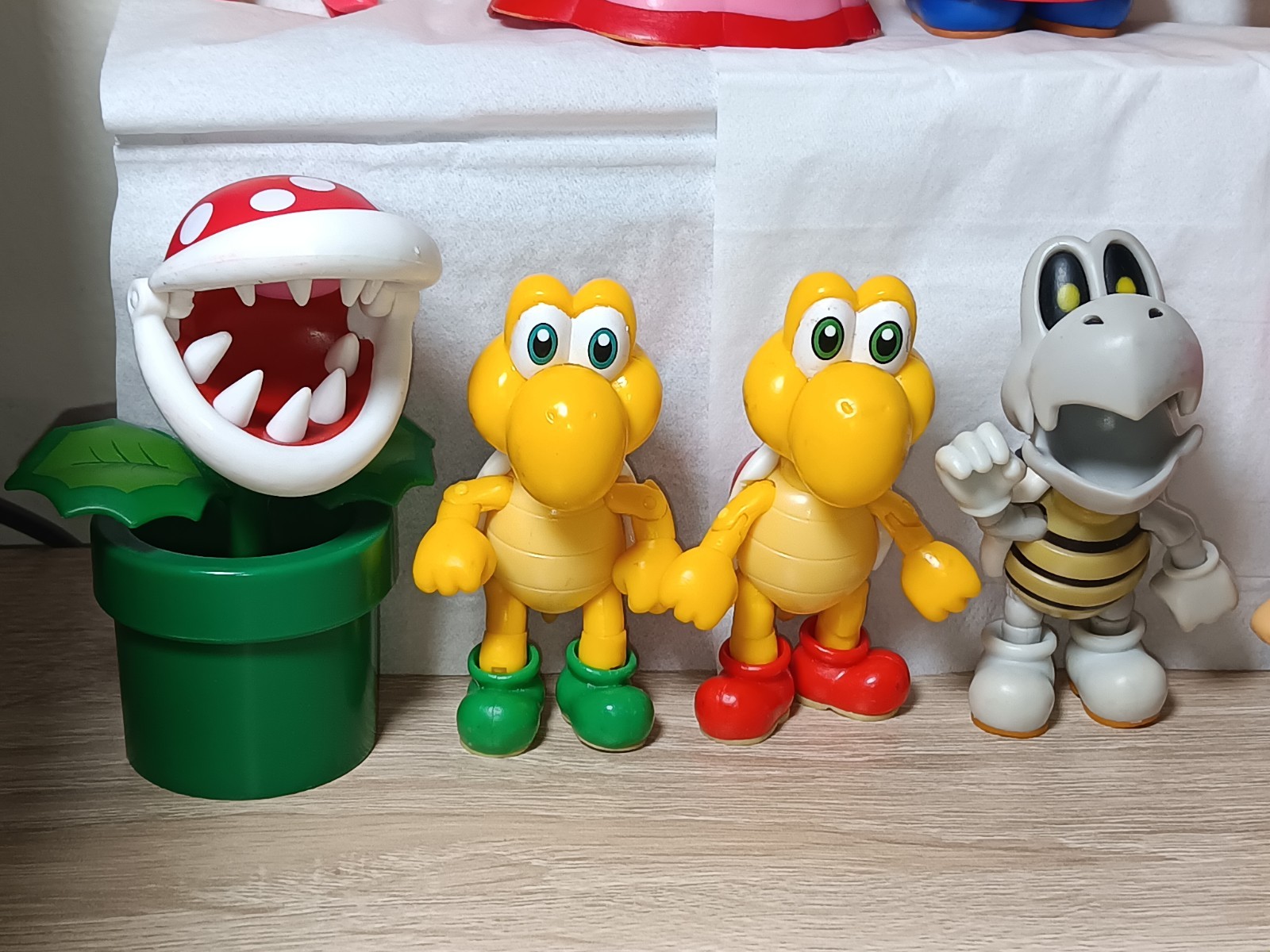 10 Pcs SUPER MARIO 4″ LOT Wendy Koopa Peach Boom Boom Purple Toad Dry Bones