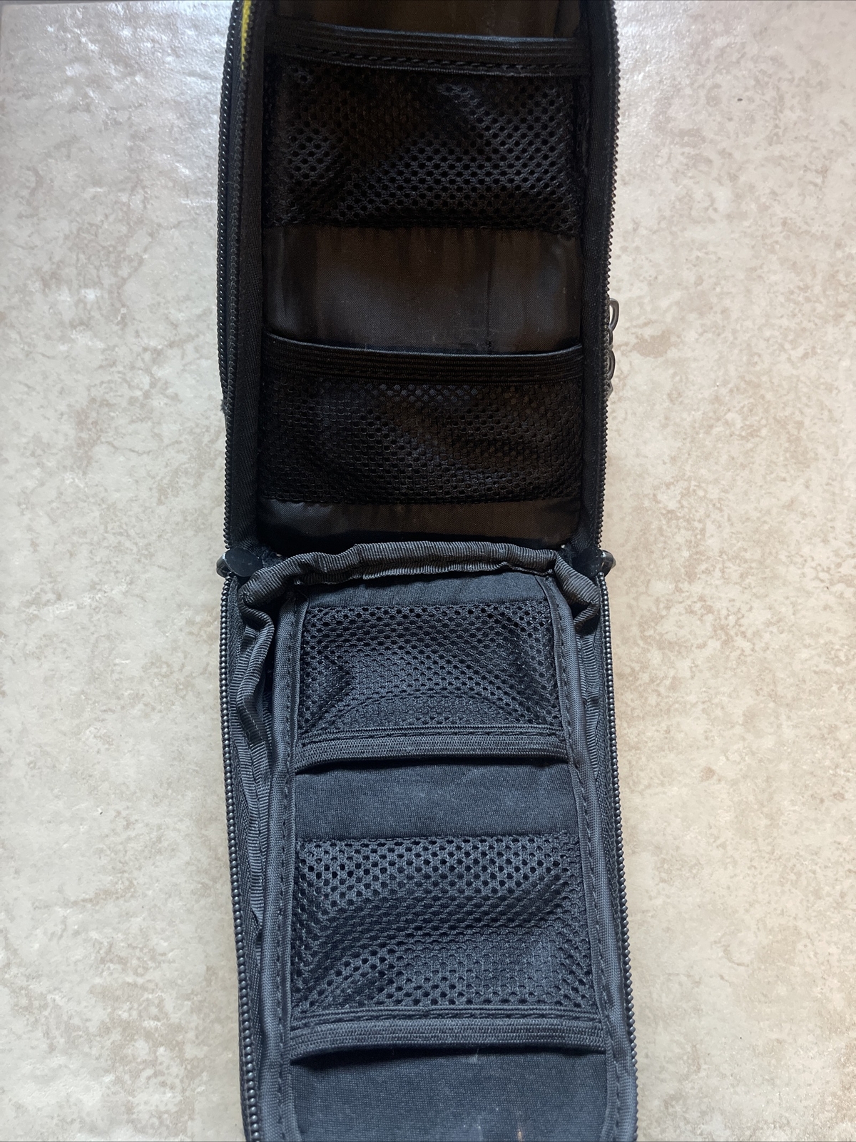 GAMESTOP SOFT CASE BLACK & Yellow GAMEBOY OR OTHERS