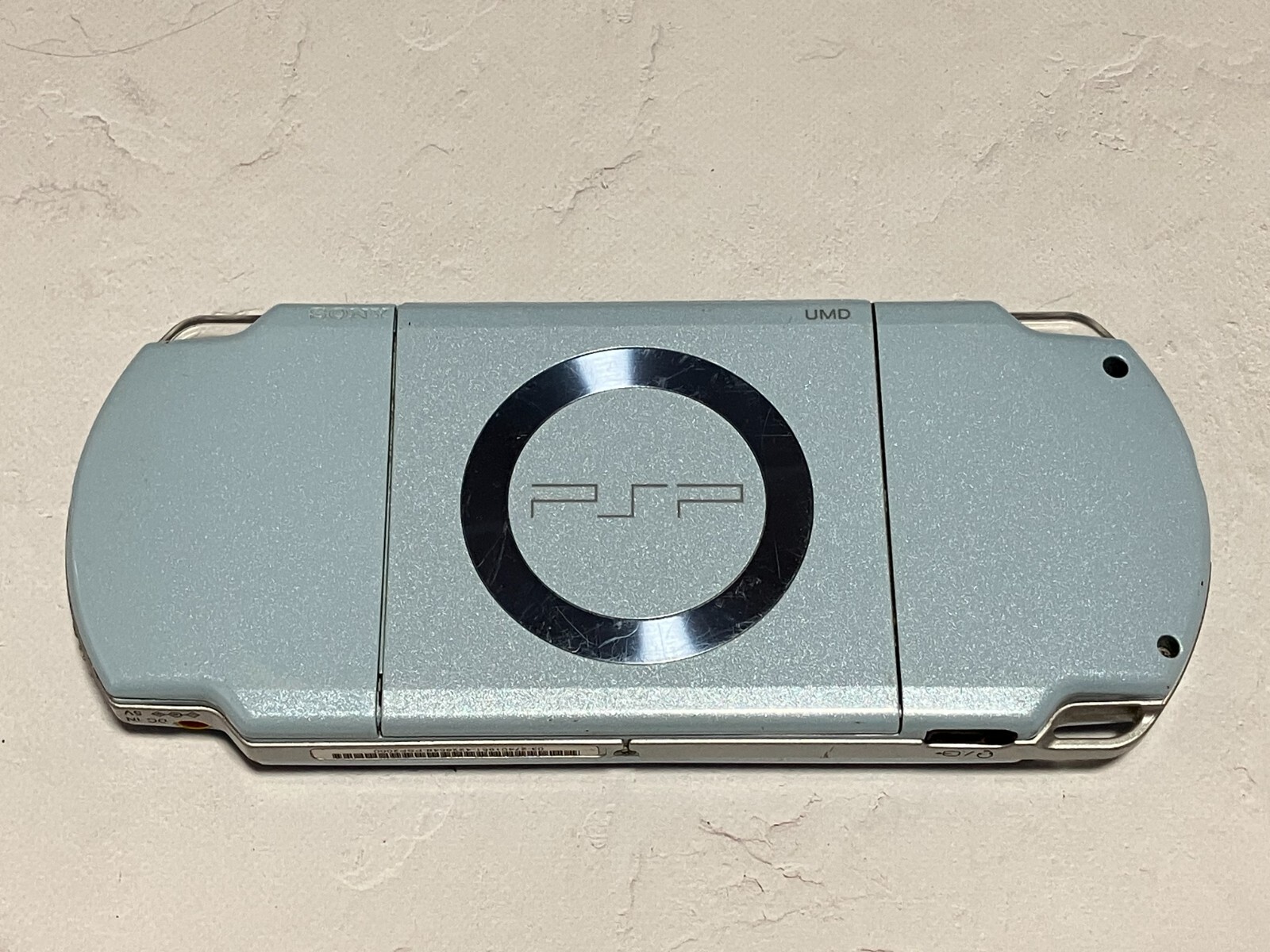 Sony PSP-2000 Console / battery＋charger＋memory stick random 3 games from US