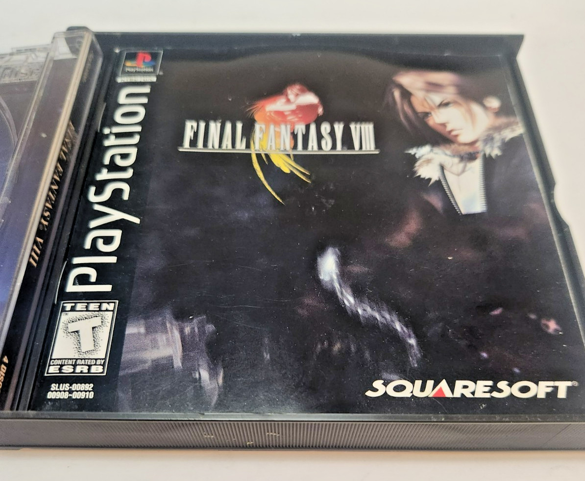 Final Fantasy VIII Playstation 1 Game Case 2 Manuals and 4 Discs