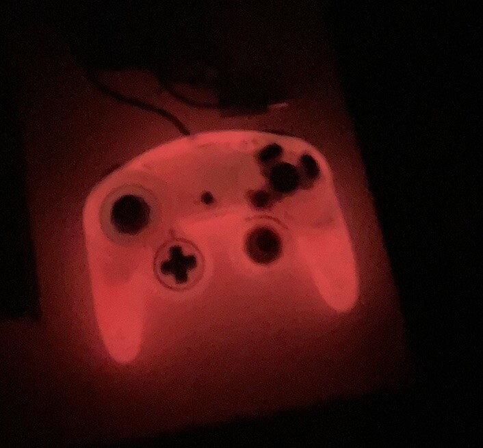 Nintendo GameCube Controller – Radiated Red/Orange (Glow In The Dark)