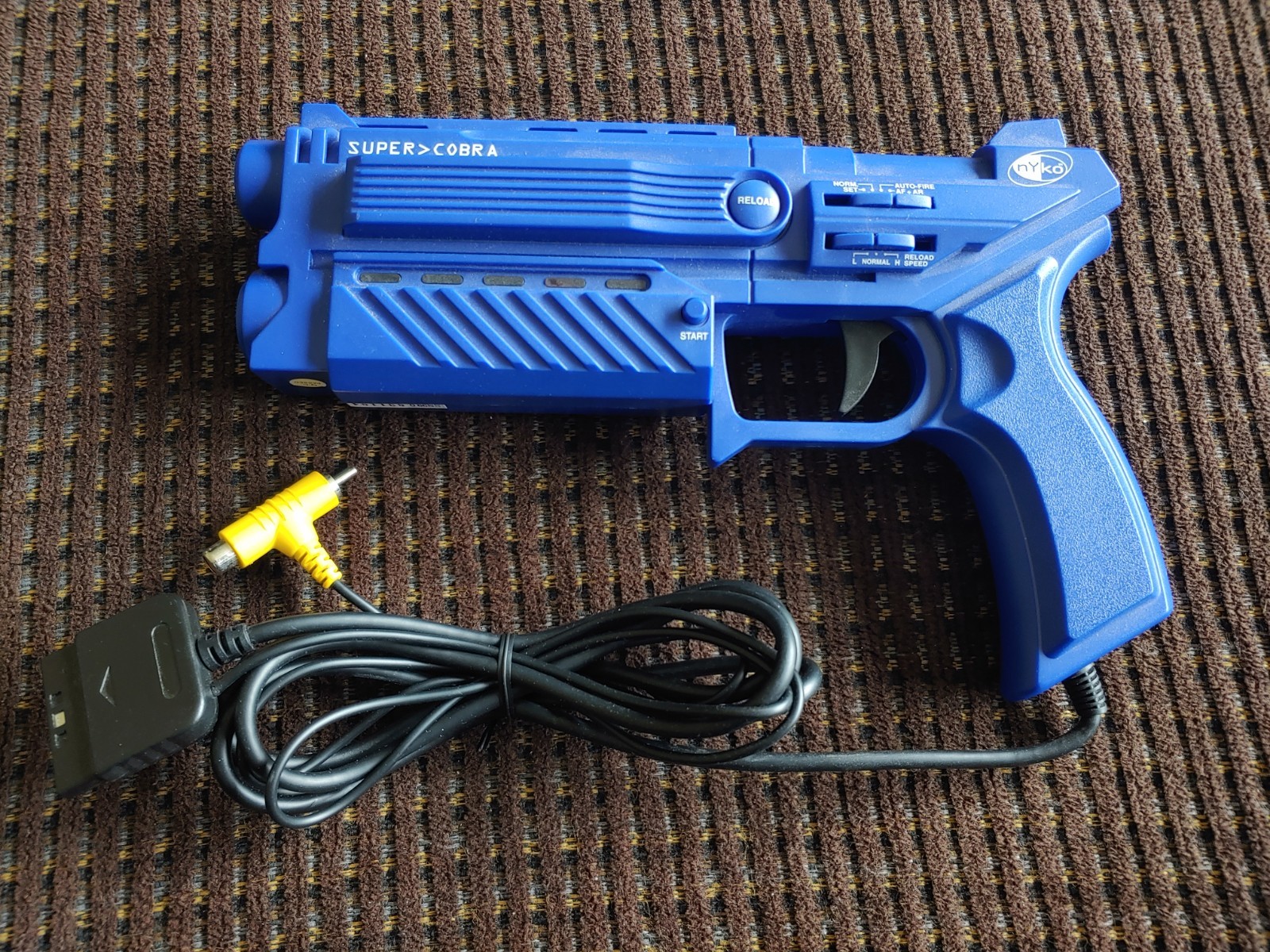 Nyko Super Cobra Blue Light Gun For Playstation 1 PS1/PS2 – Tested and Working