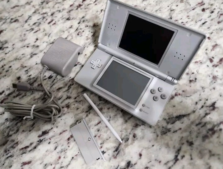 Nintendo DS Lite System Portable Gaming Console – Silver/white