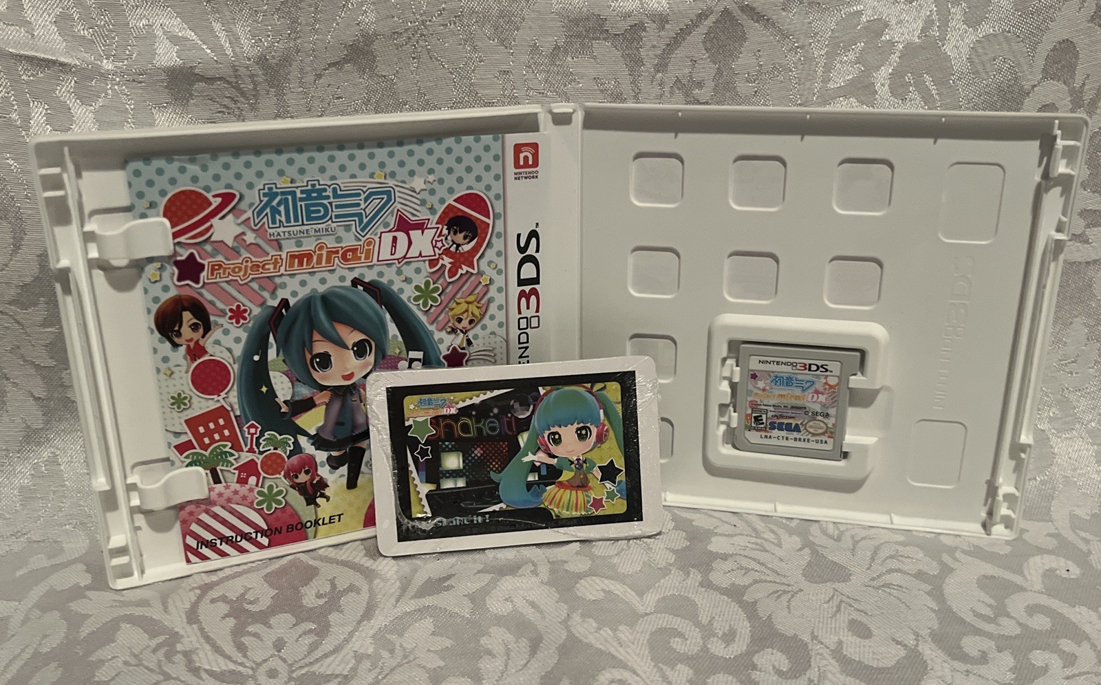 Hatsune Miku: Project Mirai DX (Nintendo 3DS) With Case, UNopened Cards & Manual
