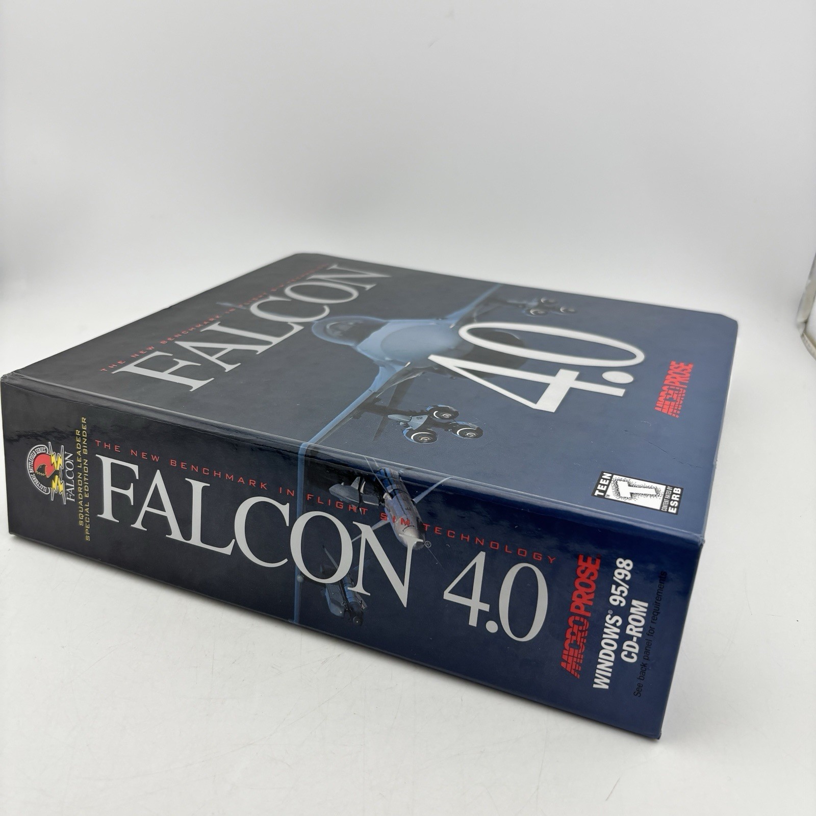 Falcon 4.0 w/ 3-Ring Binder Manual MicroProse F-16 Combat Sim