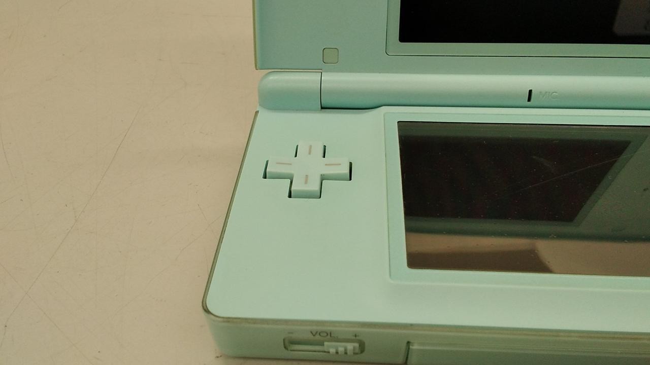Nintendo DS Lite USG-001 Retro Gaming Console Portable Gaming System A2599