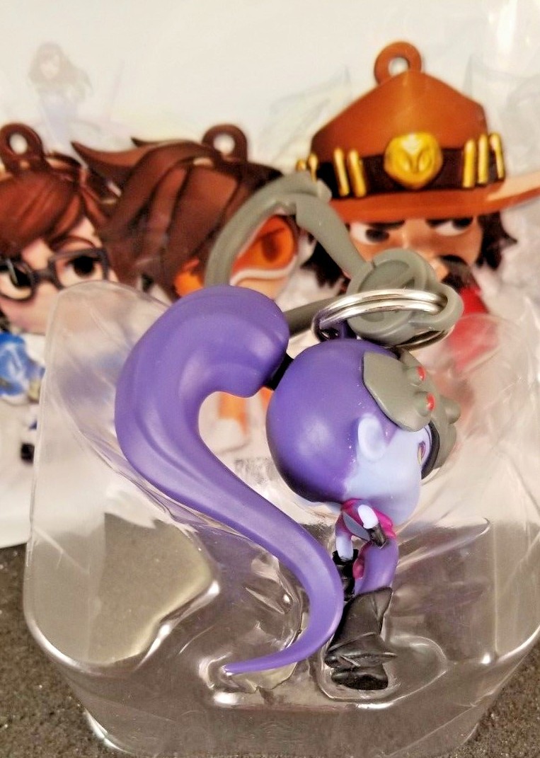 Widowmaker – Overwatch – Backpack Hanger – Keychain – Clip – Opened to reveal