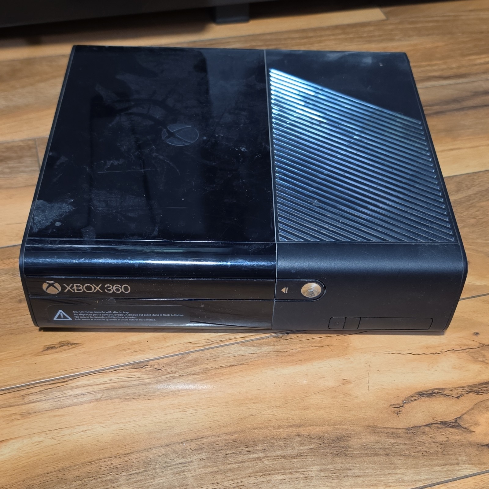 Microsoft Xbox 360 E 4GB Black Console 1538 HDMI Wi-Fi w/ 4 Controllers
