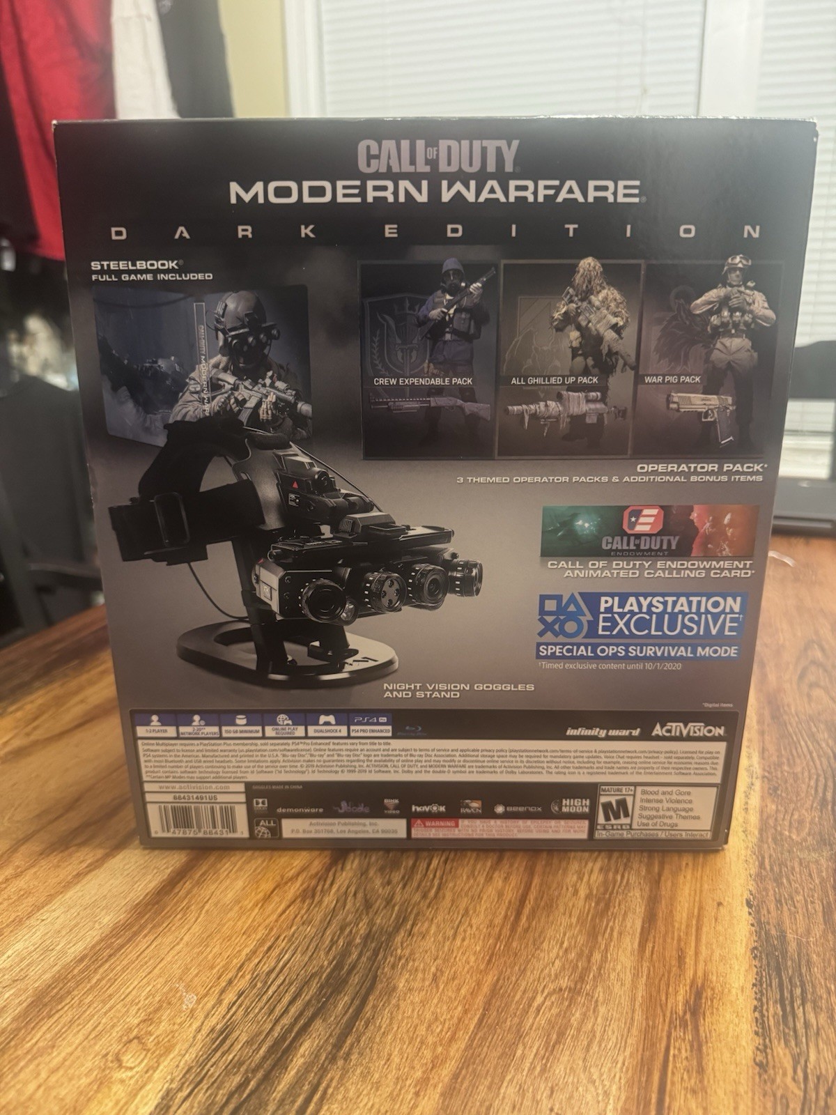 Call of Duty: Modern Warfare Dark Edition (SteelBook + NVG Kit) PS4