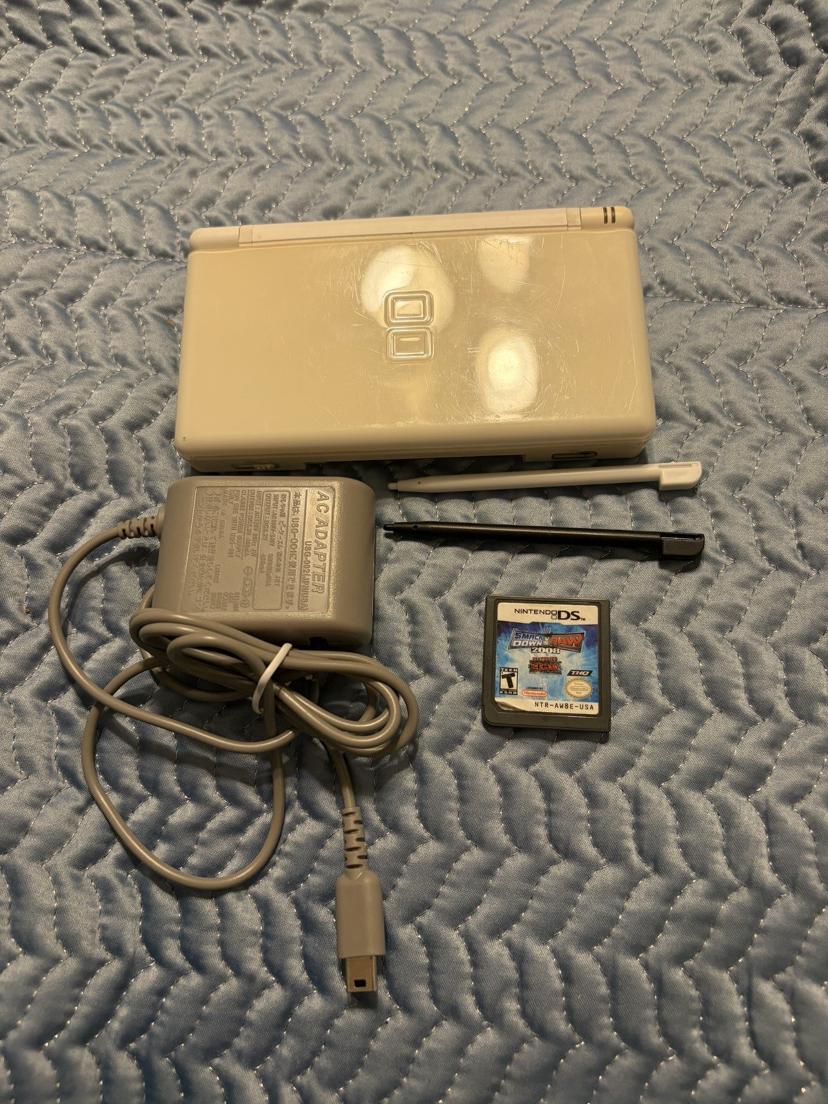 Nintendo DS Lite White Handheld Console Backlit w/ Charger, Stylus & Game