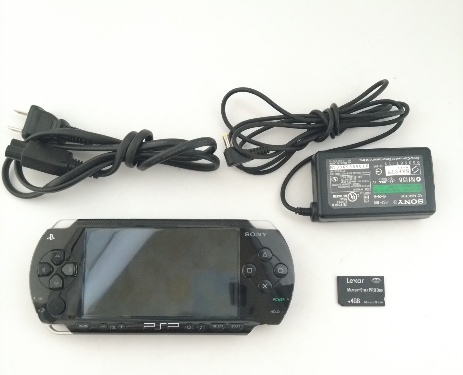 Sony PSP-1000 Black Console Japanese Model Power On w/ AC Adapter & 4GB Memory