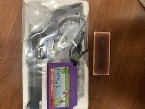 Nintendo Famicom Gun Controller HVC-005 with Duck Hunt from japan