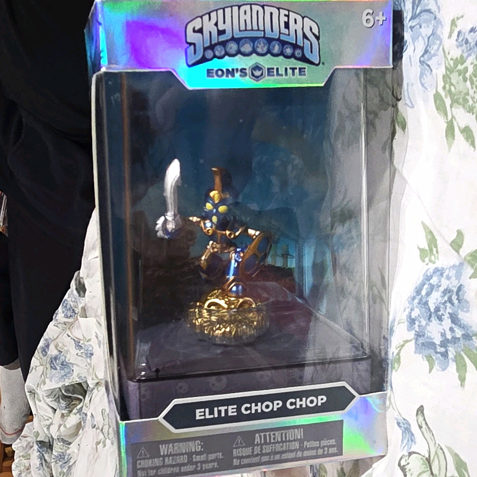 Skylanders Eon’s Elite Chop Chop Character Figure, Metallic Armor, Diorama Case