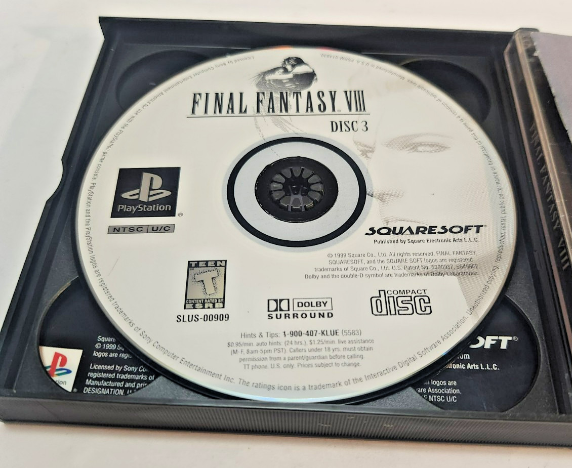 Final Fantasy VIII Playstation 1 Game Case 2 Manuals and 4 Discs