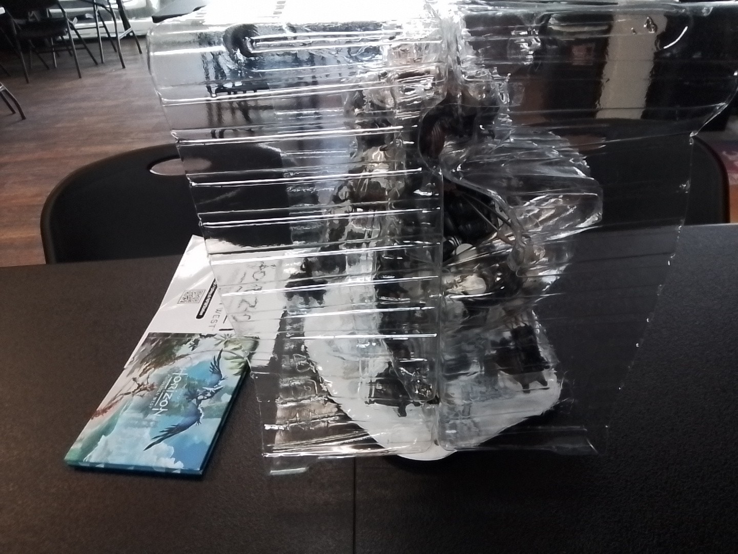 Horizon: Forbidden West Edition Tremortusk and Mini Aloy Statue And Art Book