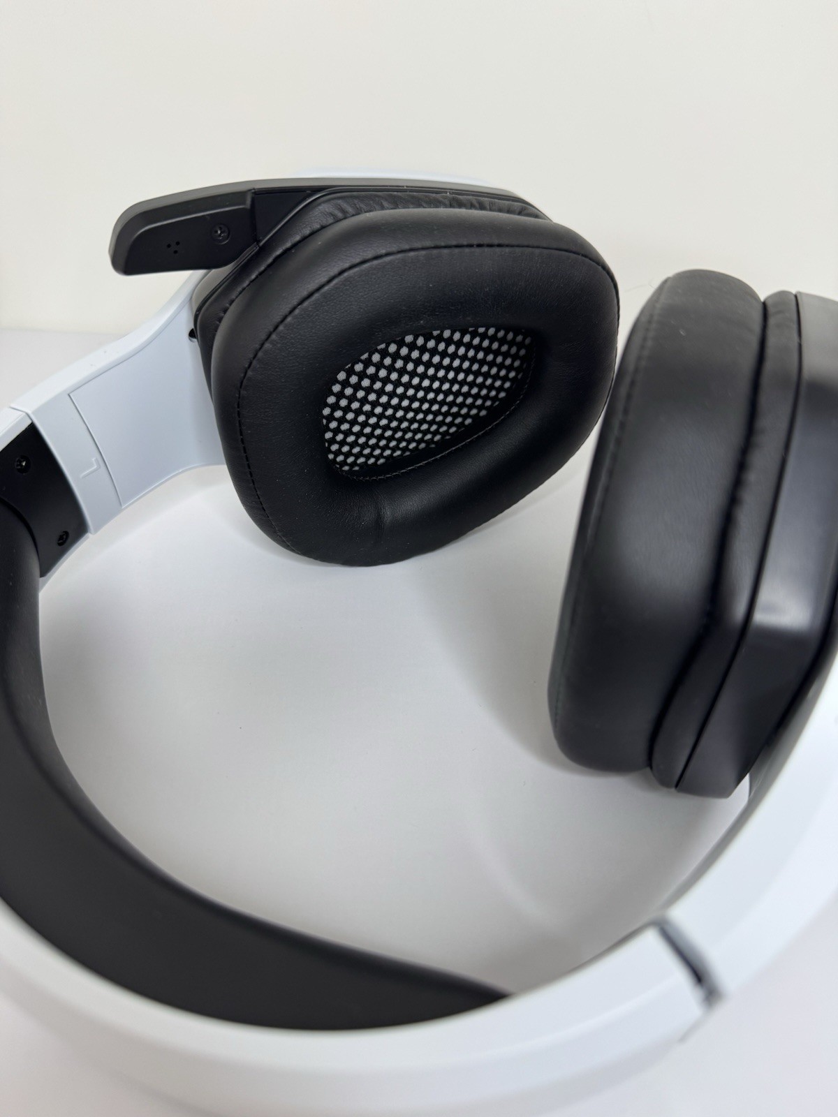 Ozeino OW810 2.4GHz RF/Bluetooth Wireless Over-Ear Gaming Headset Boom Mic