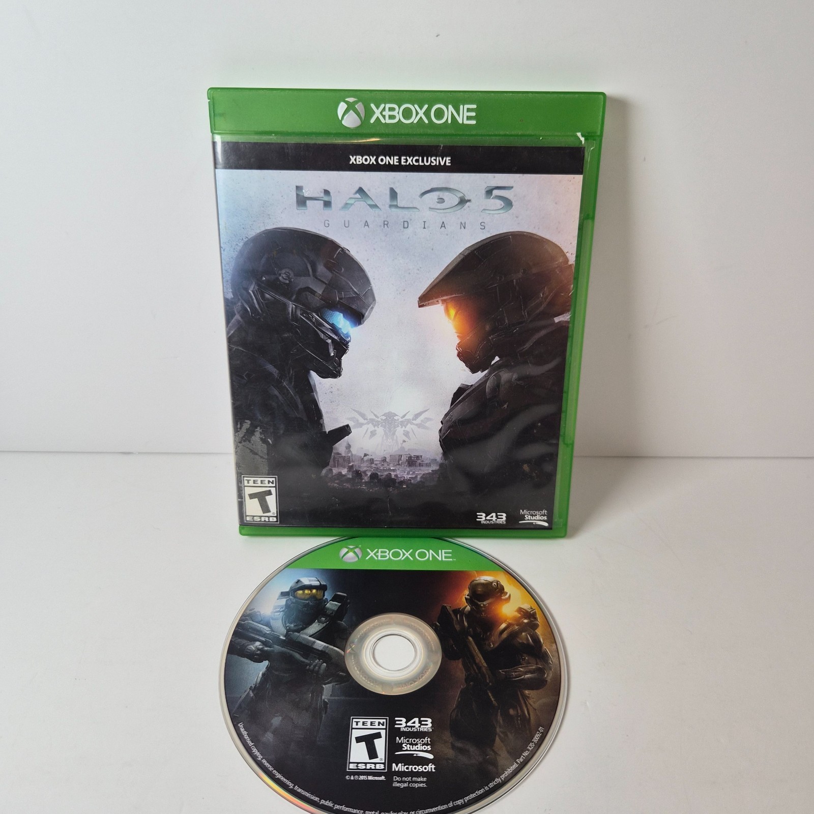 Halo 5 Guardians Xbox One w/ Case & Disc – Microsoft 343 Industries