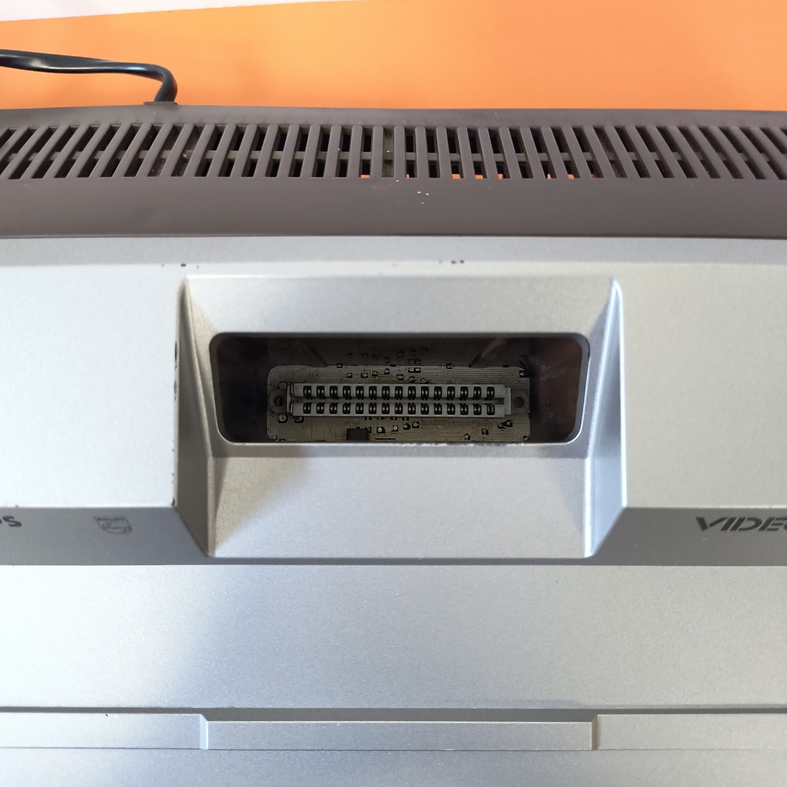 PHILIPS VIDEOPAC G7400 CONSOLE COMPUTER COMPLETE WITH MANUALS + 2 CONTROLLERS