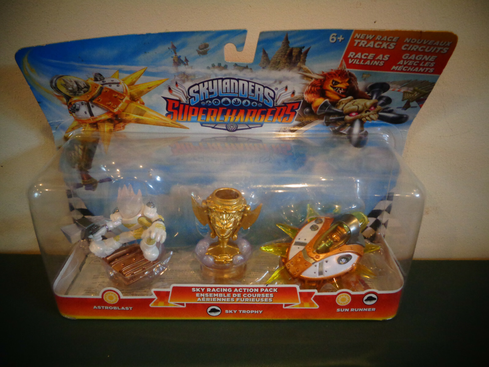 NEW SKYLANDERS SUPER CHARGERS SKY RACING PACK ASTROBLAST SKY TROPHY SUN RUNNER