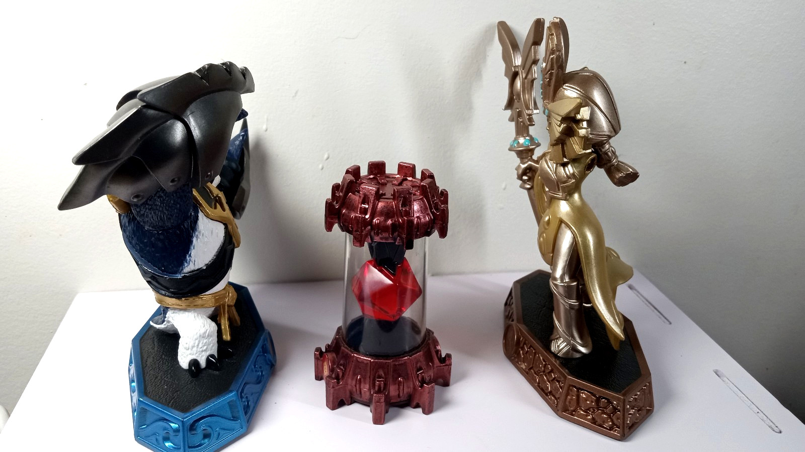 Skylanders Imaginators Lot King Pen, Fire Reactor, & Golden Queen