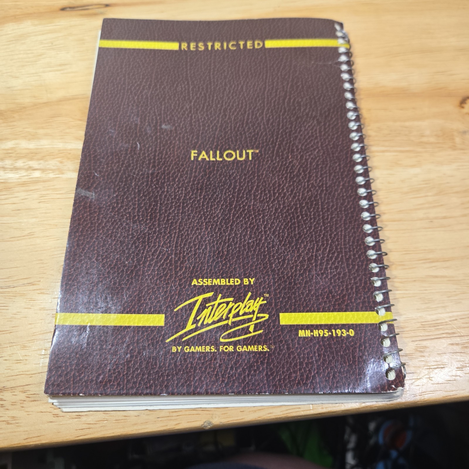 Fallout 1 PC game Orig Spiral Vault Dweller’s Survival Guide VDSG VTB-001-13