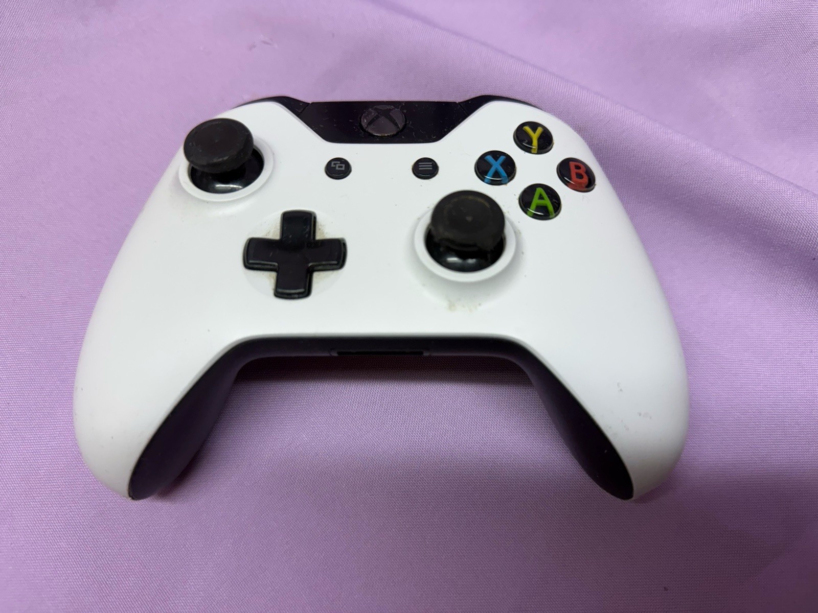 Xbox One 1537 White Wireless Controller! Excellent! Works Great! Ships Free!