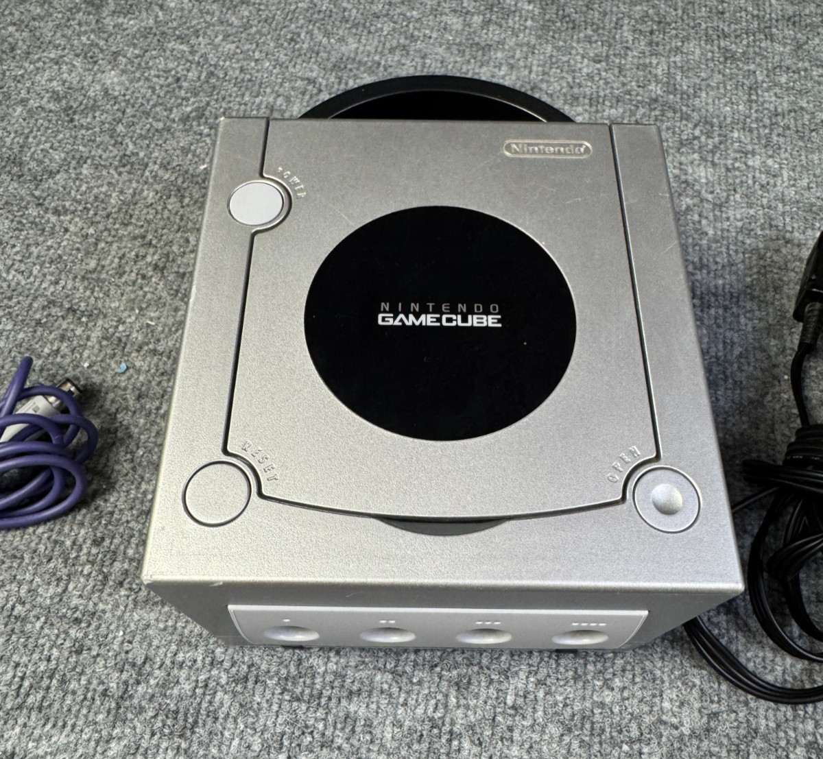 Gamecube Silver Console w/ 2 Controllers, Memory Card & Gameboy Advance Adapter