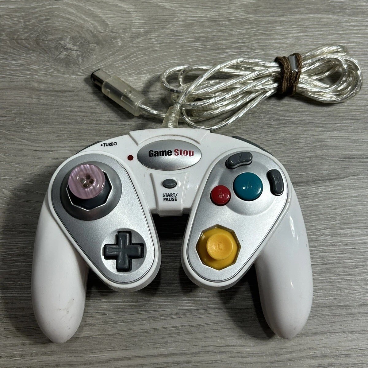 Game Stop Controller Pelican G3 Wired Turbo for Nintendo Game Cube & Wii White