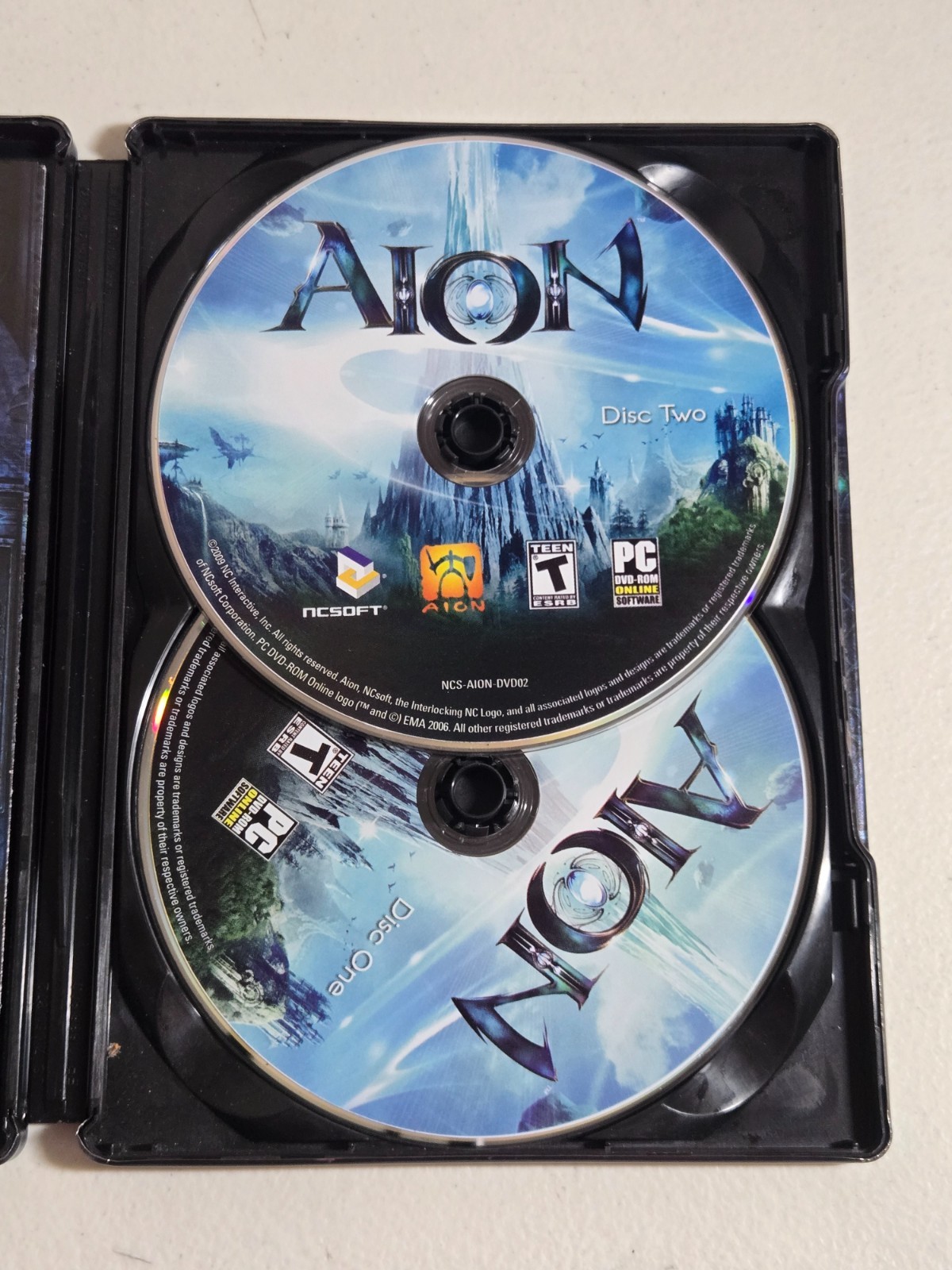 AION – PC 2009 DVD-ROM 2-Disc STEELBOOK Complete MMORPG Strategy Adventure Game