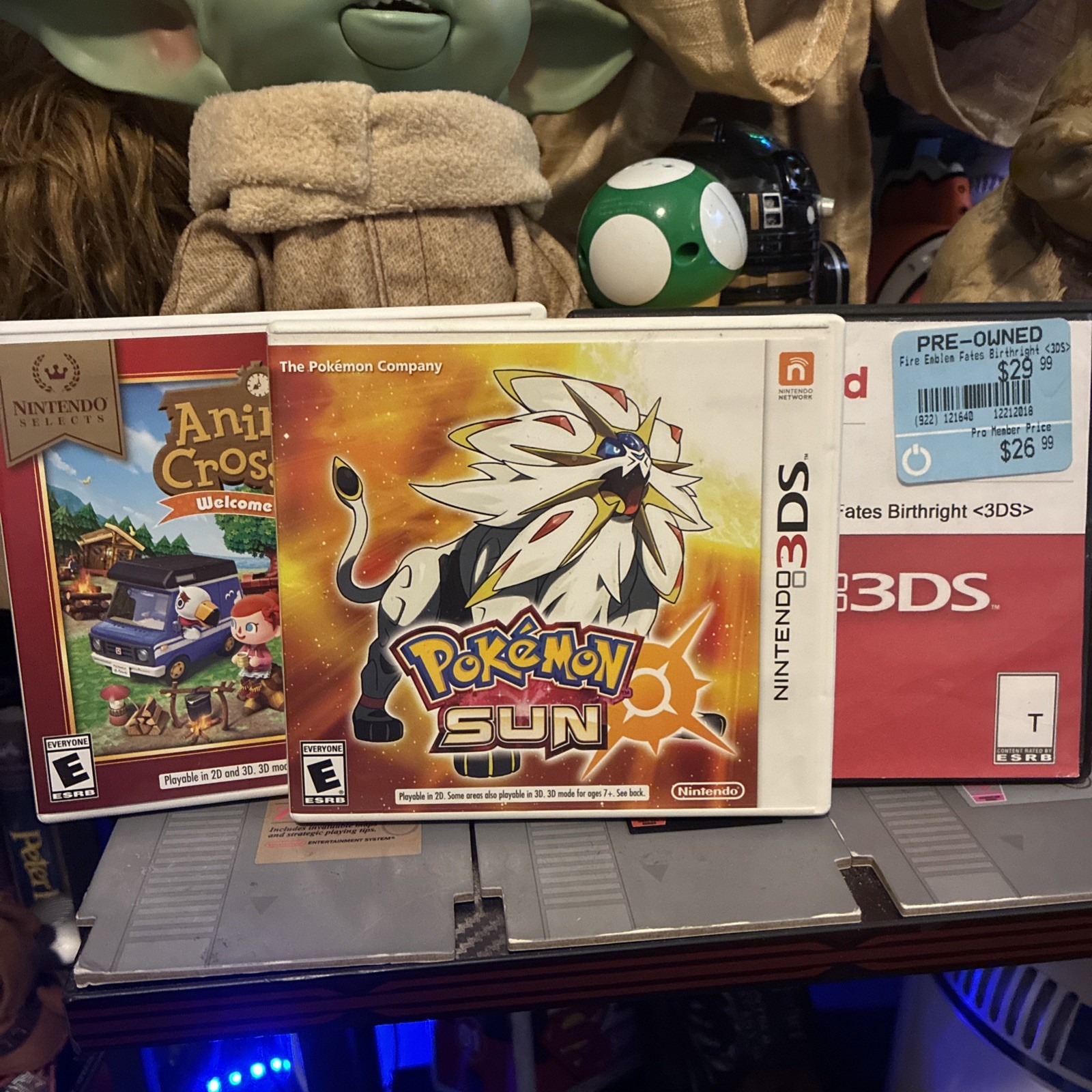 3DS XL Luigi Silver Bundle With 3 Game Lot/ Pokémon Sun, Animal Cro, fire Emblem