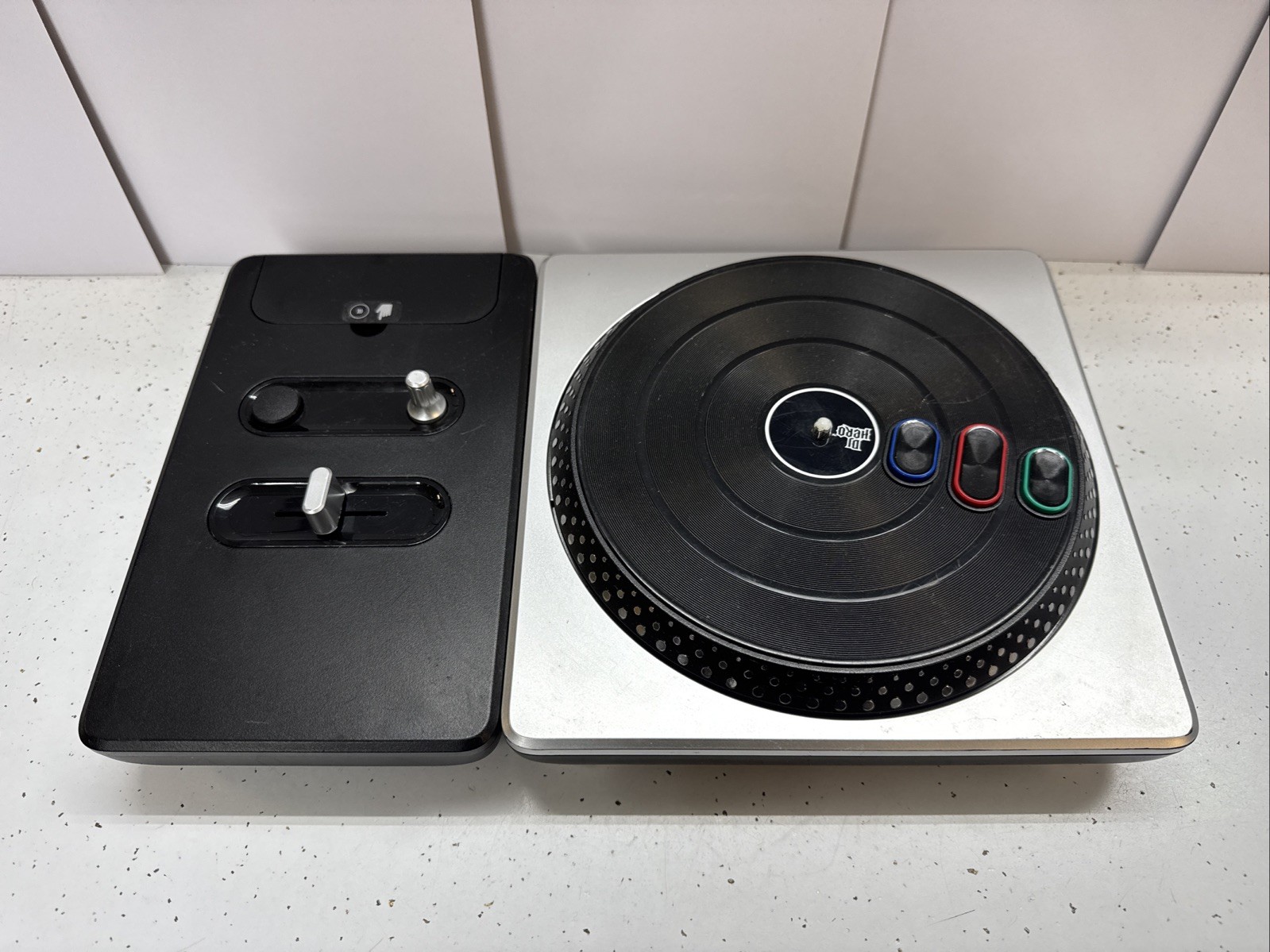 XBox 360 DJ Hero Wireless Turntable Unit