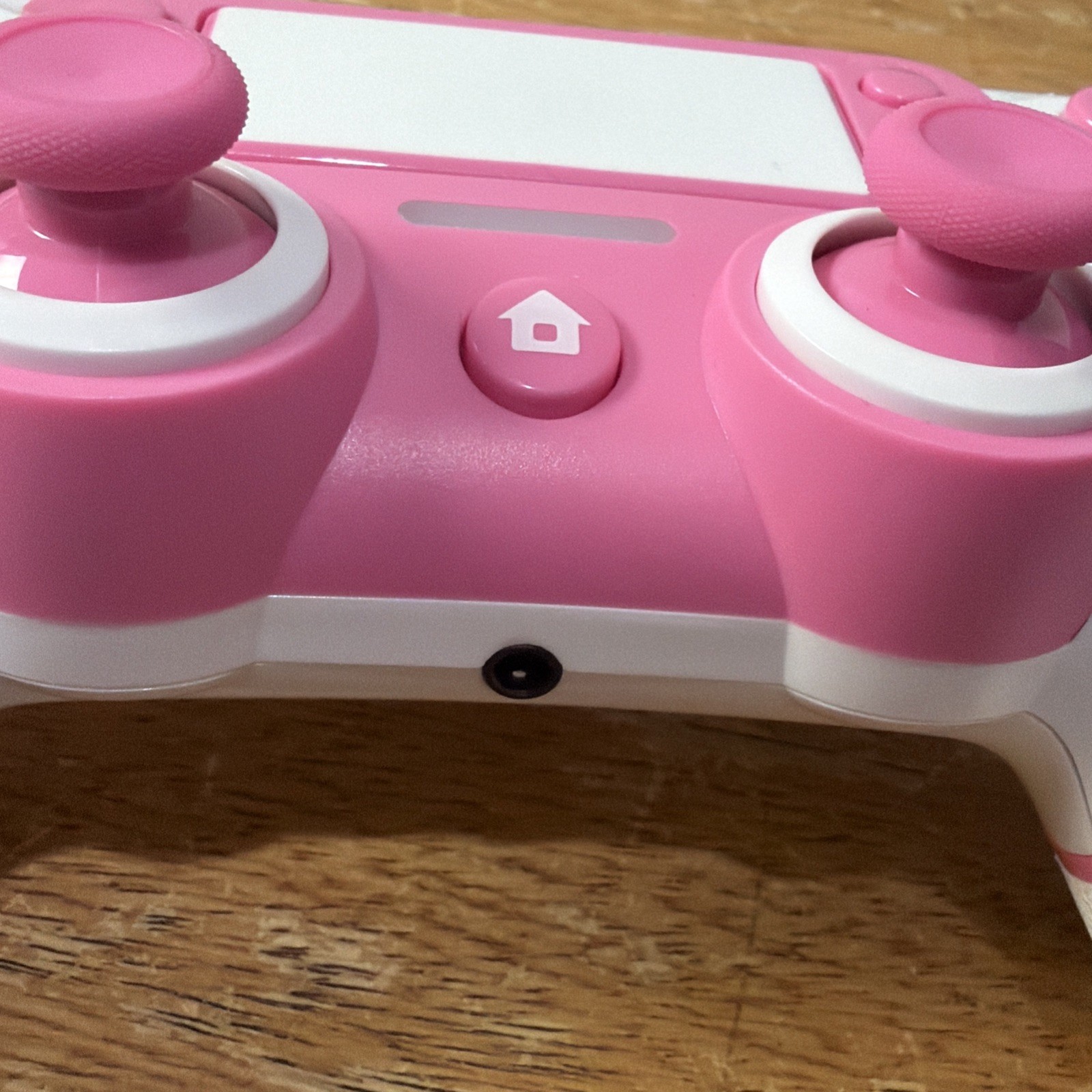 PS 4 charging dock dc 5V 2A with 2 controllers Pink And White