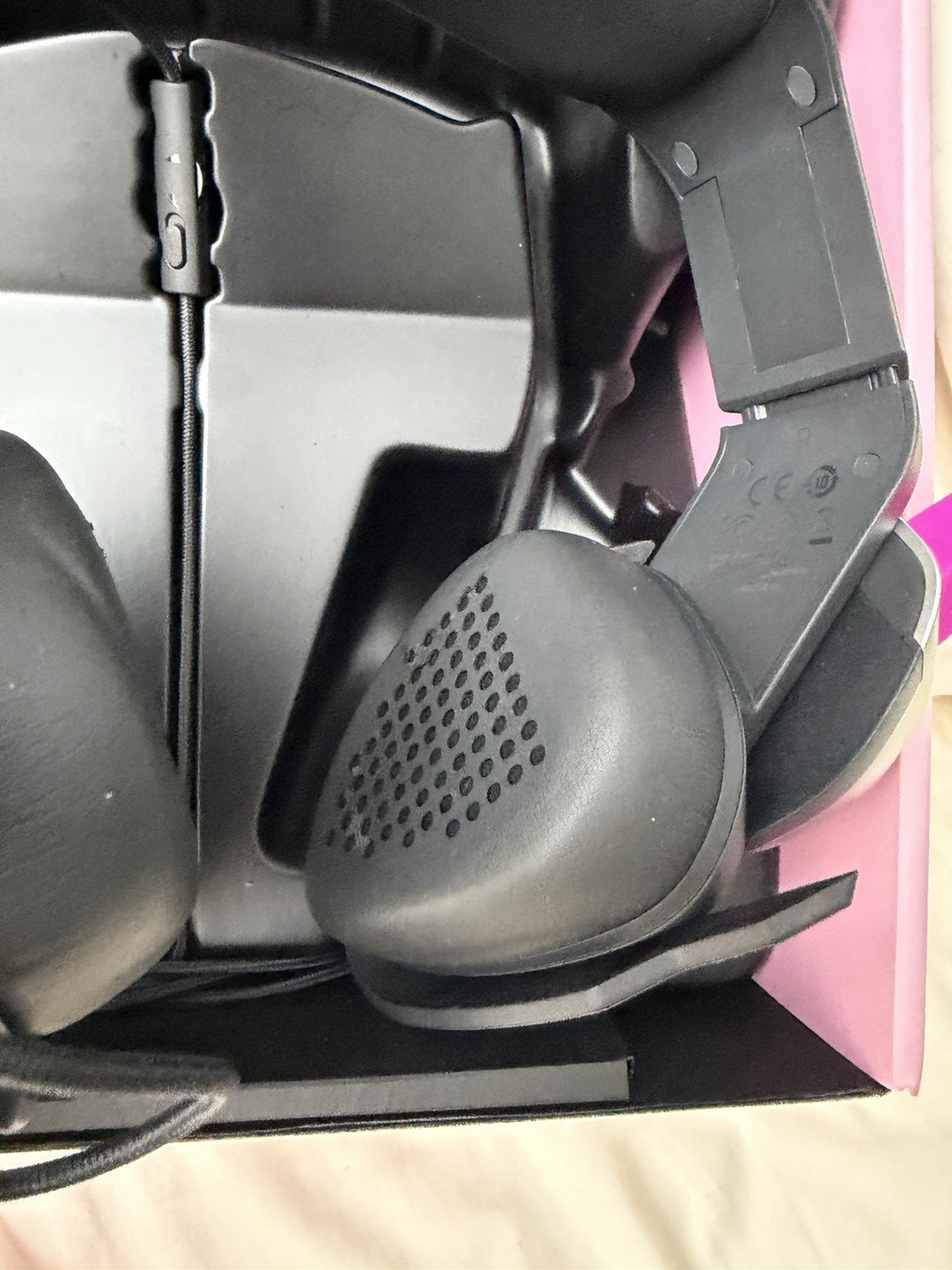 Razer Meka Overwatch D.Va Over-Ear Headset 3.5mm On-Cable Mic Black/Pink