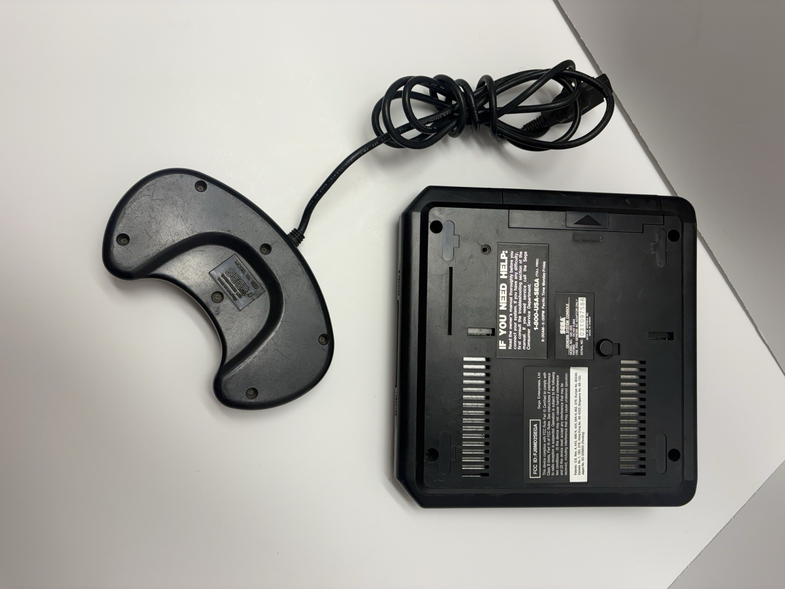SEGA Genesis MK-1631 Console w/ Wired Controller Black UNTESTED no power cord