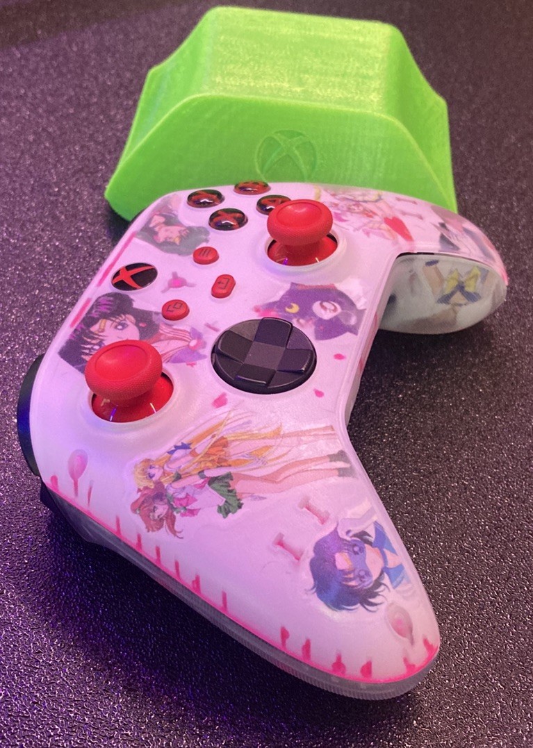 Sailor Moon Themed – Xbox One/X/S/PC Controller (glow in the dark base)