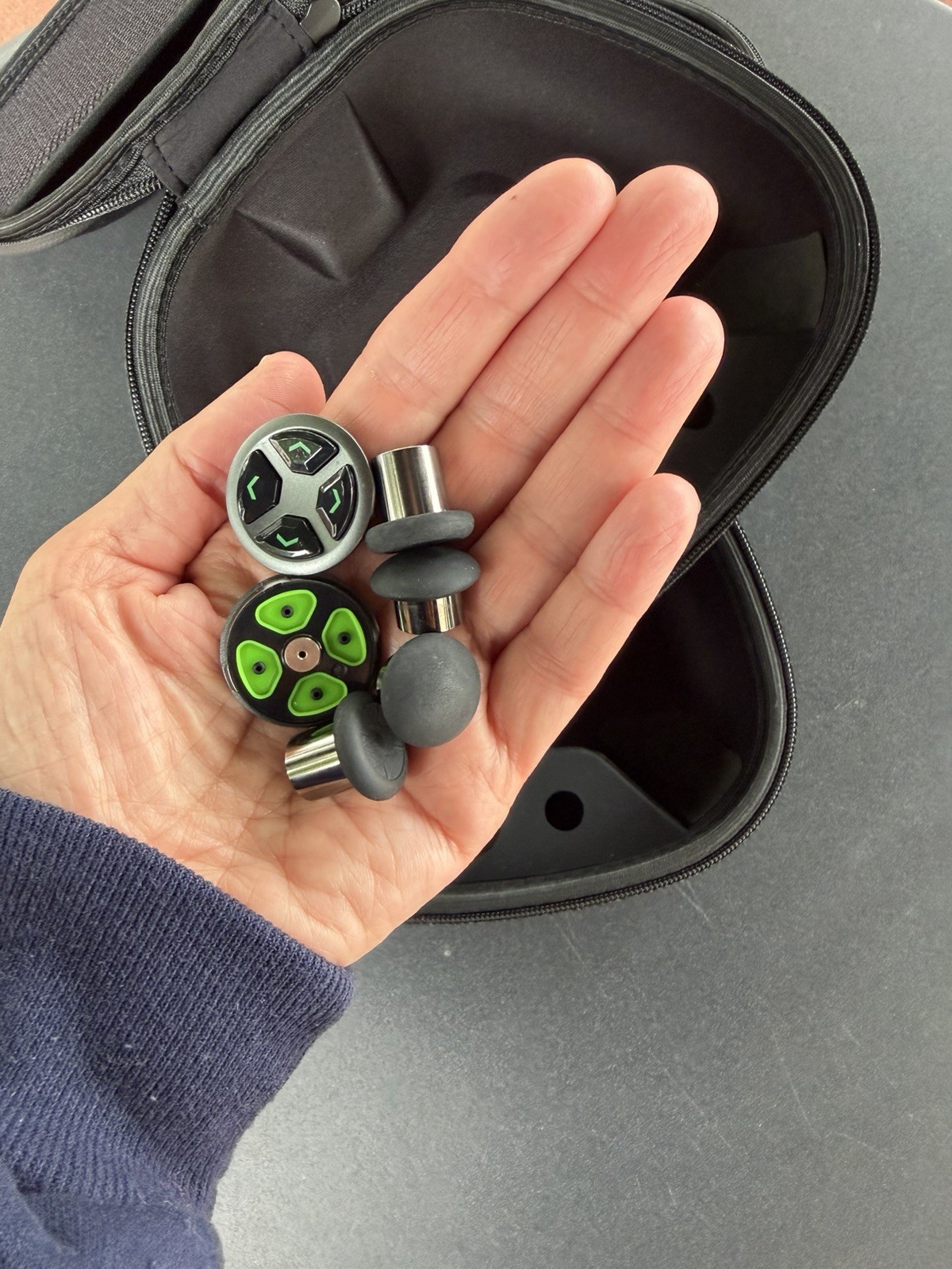 Lot Of 2 Carrying Cases Original Razer Wolverine Ultimate Controller Components