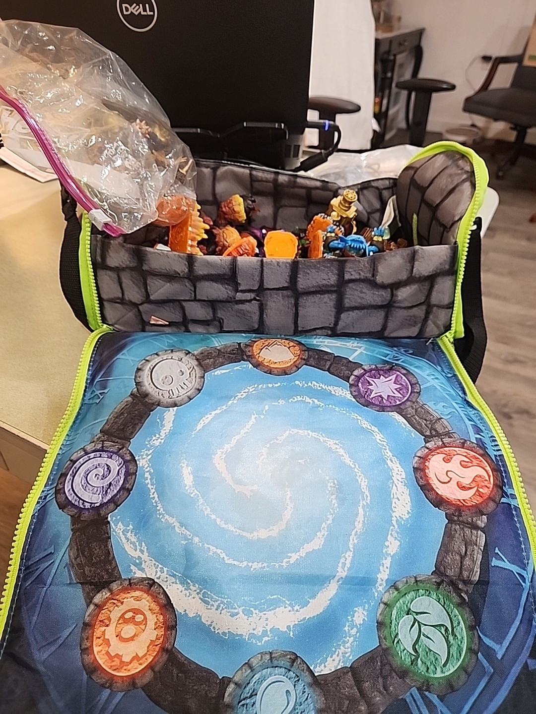 Activision Skylanders Giants Lot of 16 With Carrying Bag and Portal!
