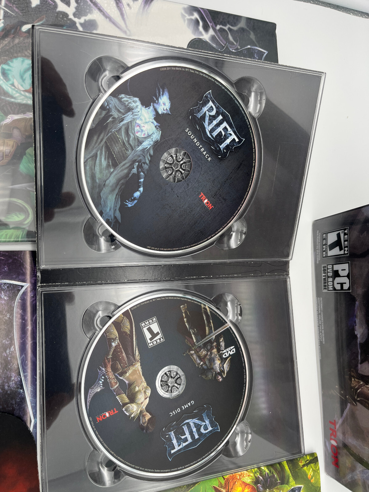 Rift: Collector’s Edition PC 2011 Trion Open Box Discs USB Map Mousepad