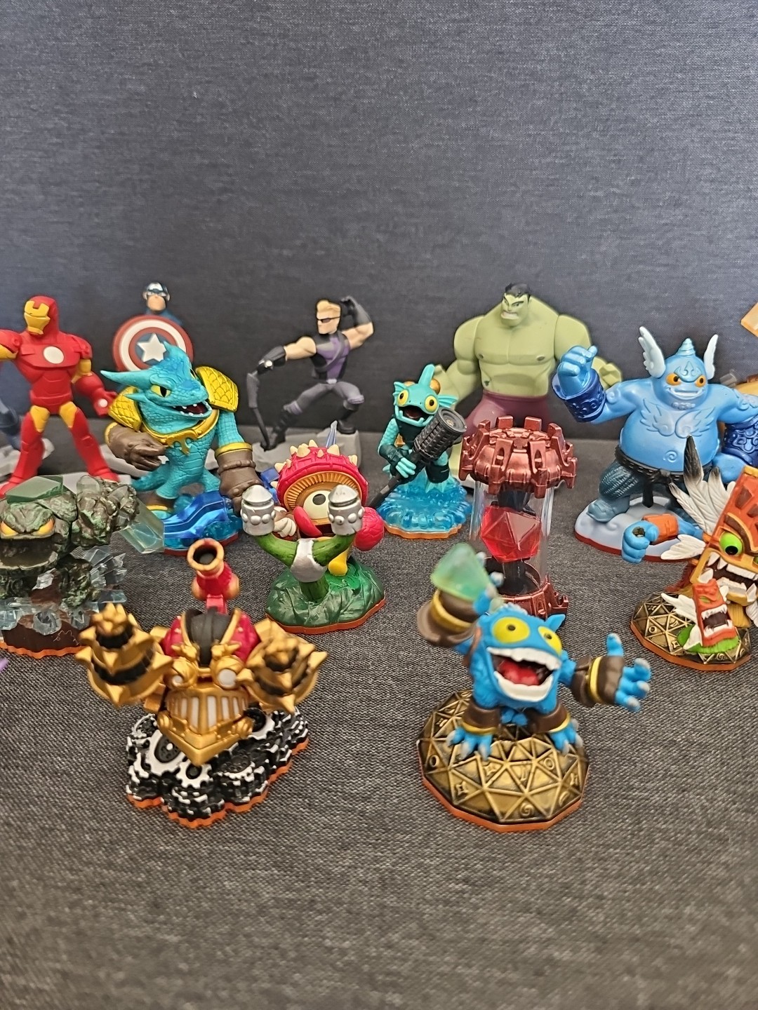 Lot Of 28 Activision Skylanders Trap Marvel Bandicoot